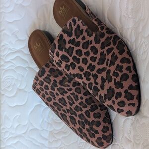Leather leopard print mule